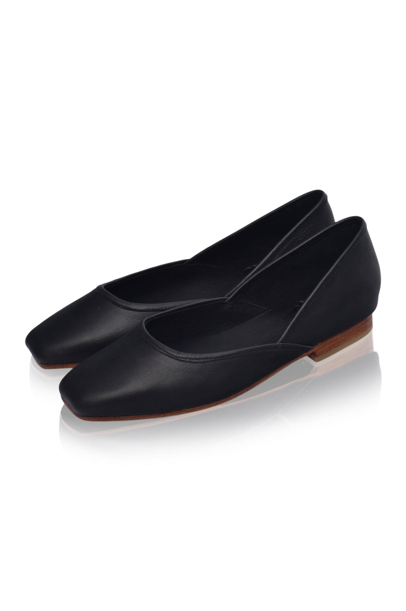 Amore Square Toe Ballet Flats in Black
