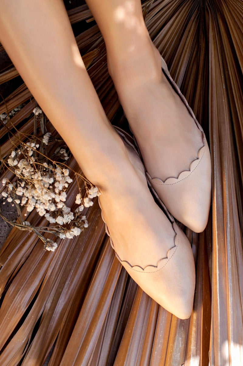 Valentina Leather Ballet Flats in Vintage Beige