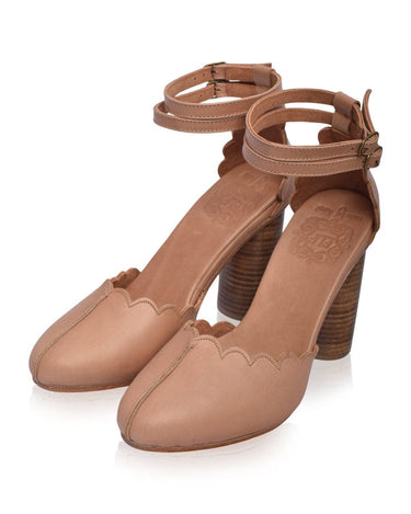 ELF Flamingo Leather Heels in Vintage Beige