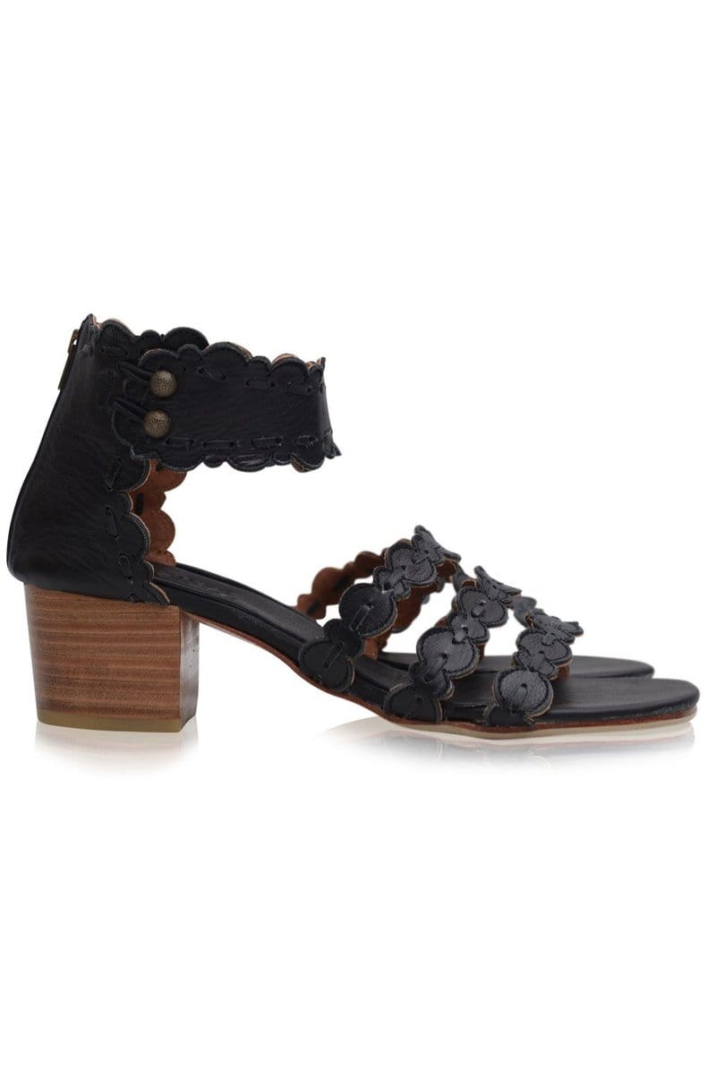 ELF Seaside Leather Sandals Black / 5