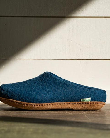 Kyrgies Men's All Natural Molded Sole with a Low Back in Heathered Navy