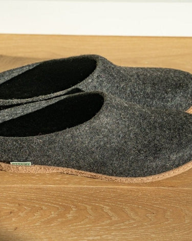 Kyrgies Women's All Natural Molded Sole with Low Back in Charcoal