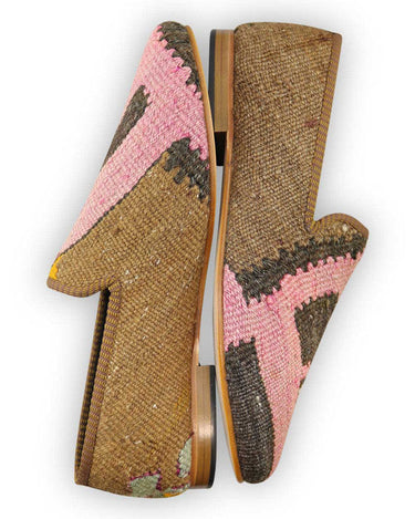 Artemis Design Co. Men's Loafers showcase a refined color palette, blending shades of pink, dark brown, light brown, and grey. Meticulously crafted, these loafers exude timeless elegance with a modern twist. Ideal for both casual and semi-formal occasions, they add a sophisticated touch to any ensemble. Elevate your footwear collection with Artemis Design Co. Men's Loafers, designed for the discerning gentleman who values style and craftsmanship. (Side View)